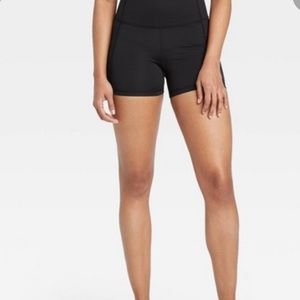 All in motion xlarge black workout shorts